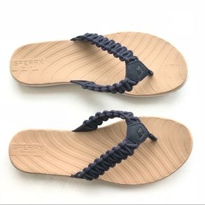 sperry seabrook flip flops